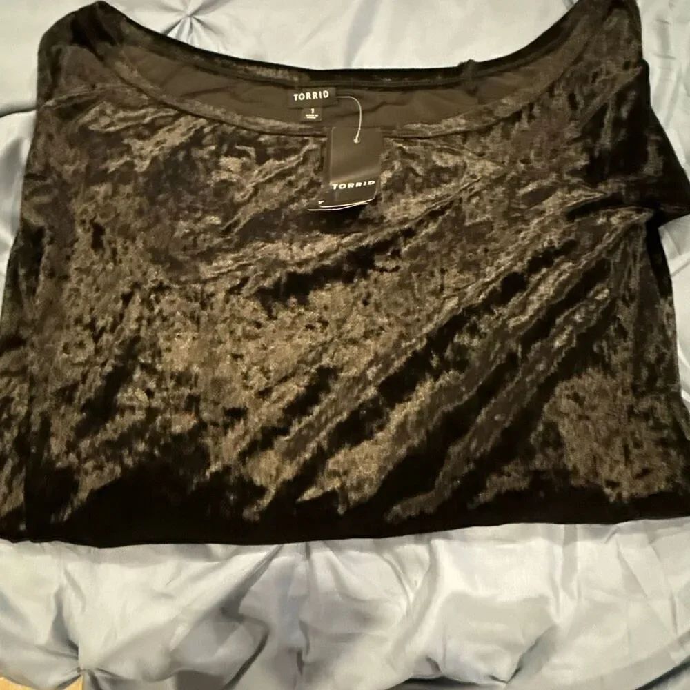 Torrid size one black velvet, scoop neck tunic new with tags